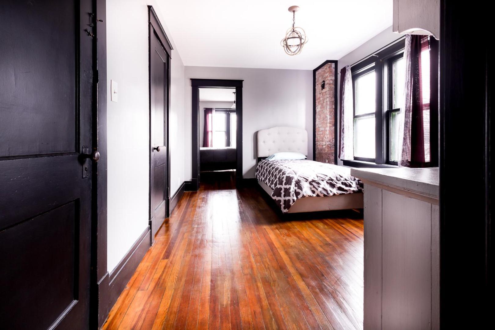 The Pub- 8Br Free Parking, Minutes From Falls & Casino Niagara Falls Extérieur photo