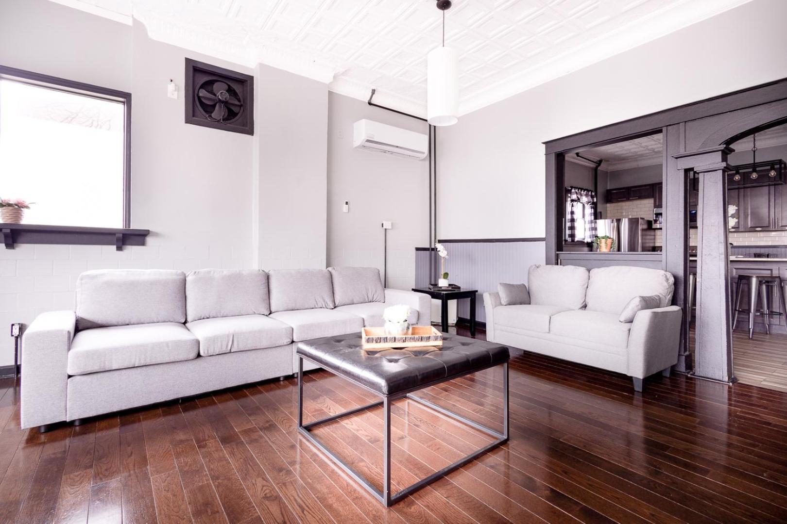 The Pub- 8Br Free Parking, Minutes From Falls & Casino Niagara Falls Extérieur photo