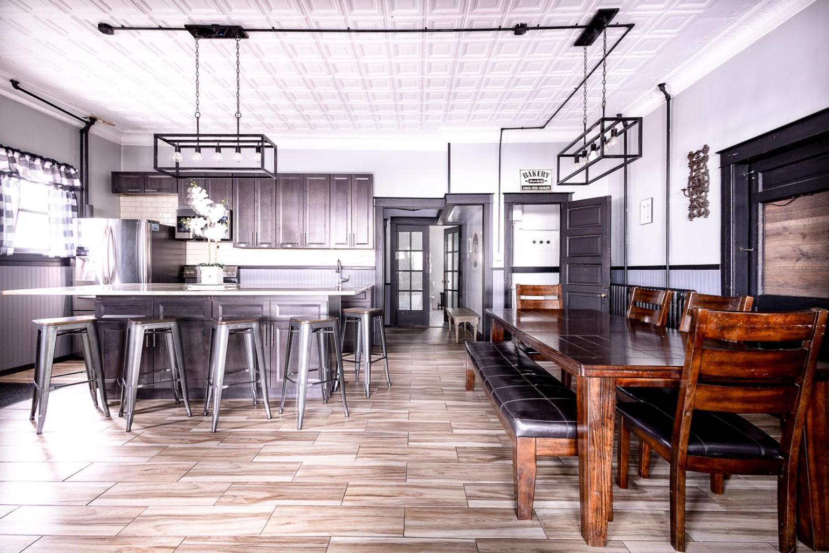 The Pub- 8Br Free Parking, Minutes From Falls & Casino Niagara Falls Extérieur photo